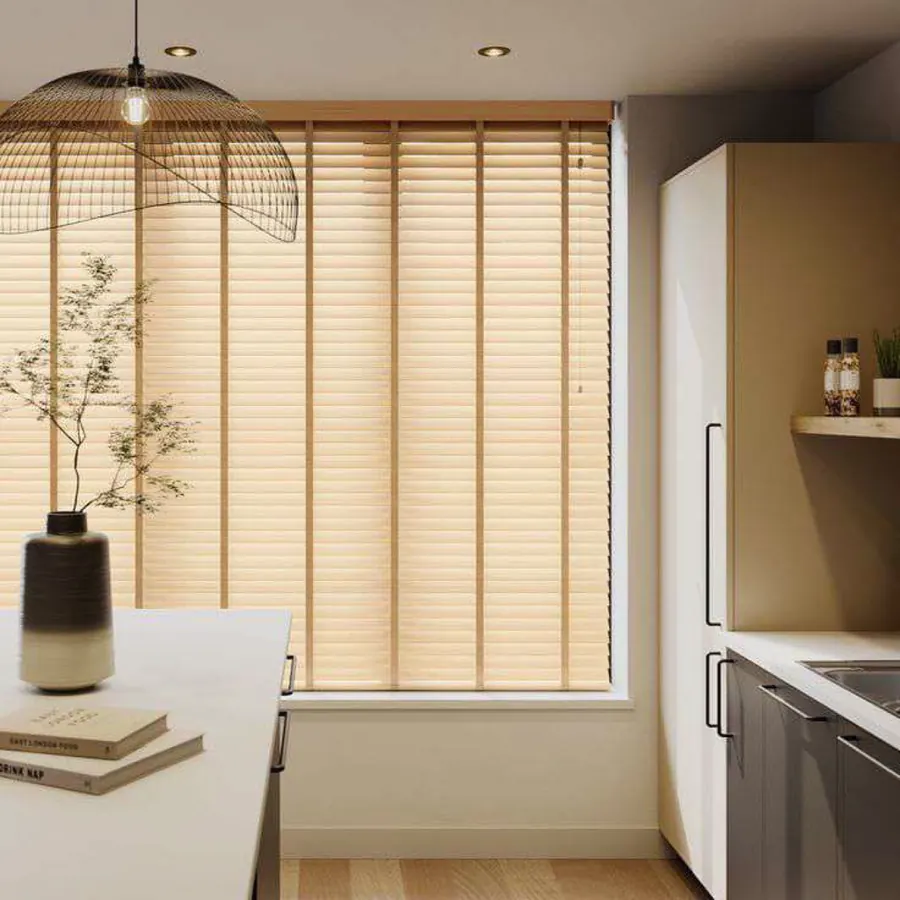 Venetian Blinds: Choosing Between Aluminium, Wood and Faux Wood
